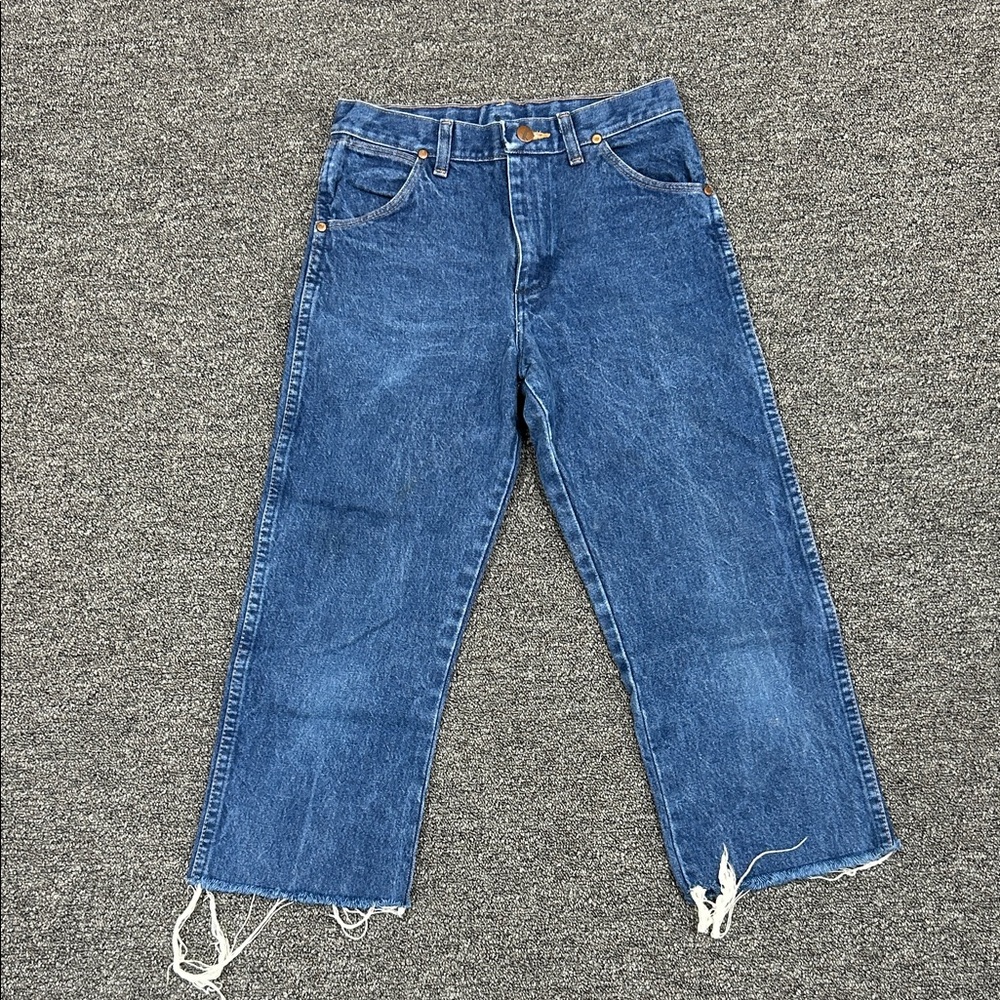 The cutest Wrangler Capri with Frayed Hem Jean